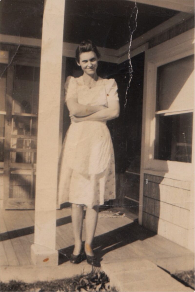 Hettie Monk at the backdoor.